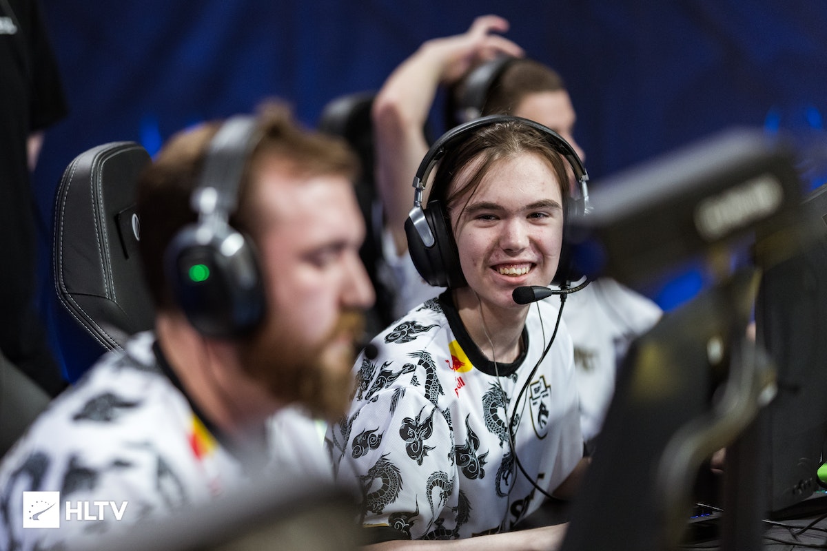 程注视东契 程注视东契